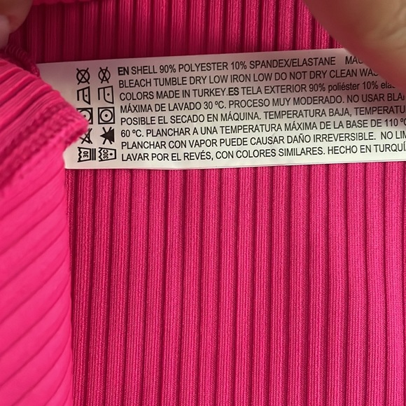 Forever 21 Asymmetrical Crop Top/Shirt Medium - Picture 3 of 6